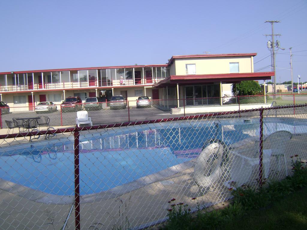 Seaway Motel Roosevelt Park Екстериор снимка