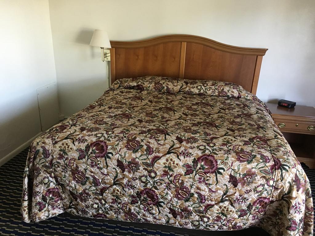 Seaway Motel Roosevelt Park Екстериор снимка