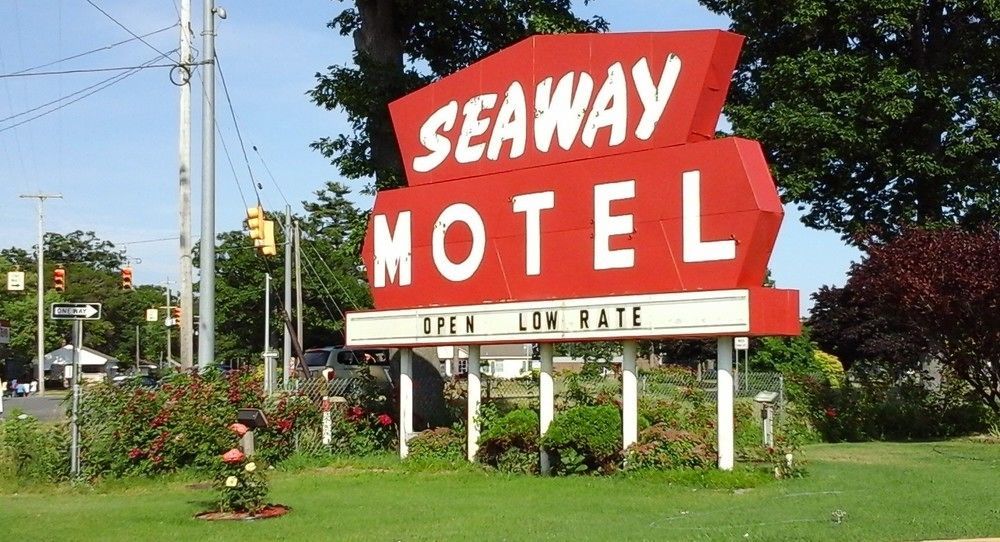 Seaway Motel Roosevelt Park Екстериор снимка