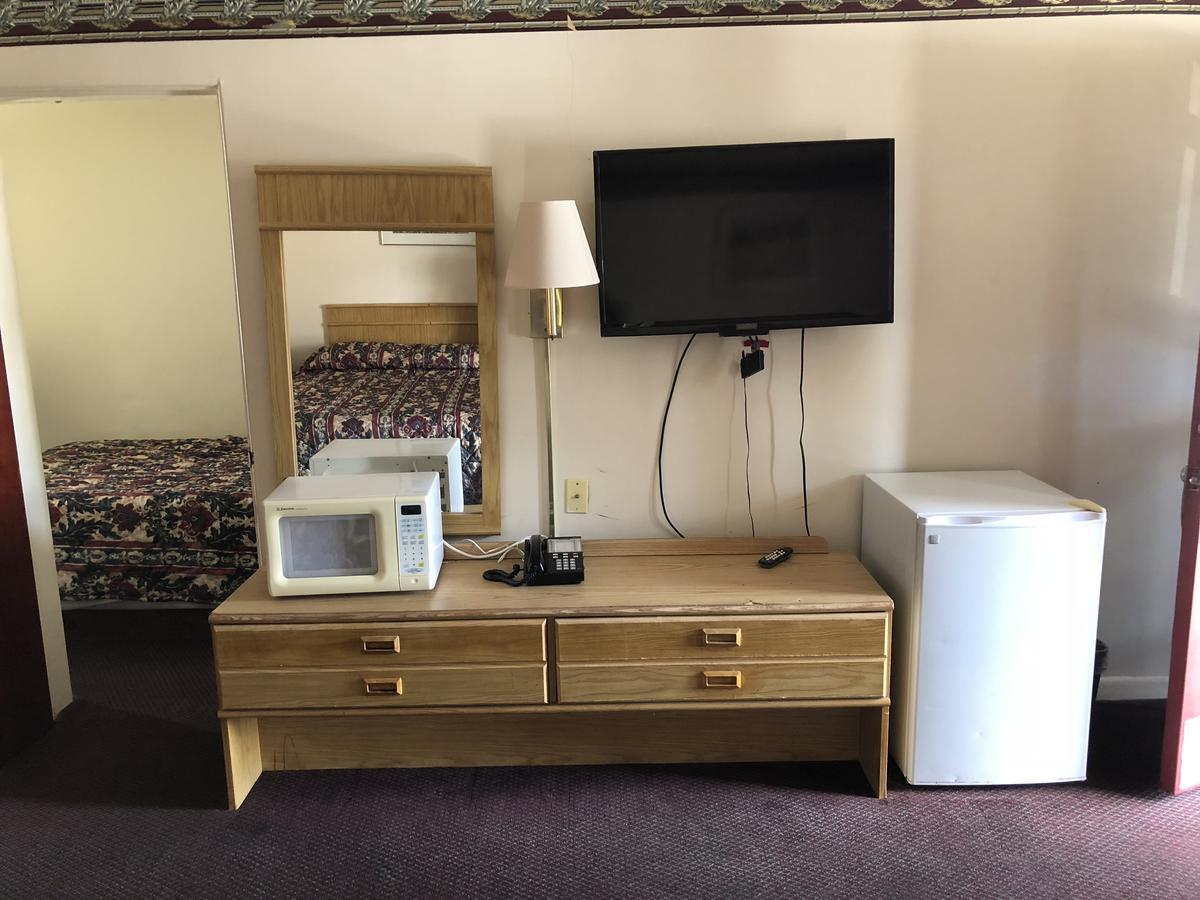 Seaway Motel Roosevelt Park Екстериор снимка