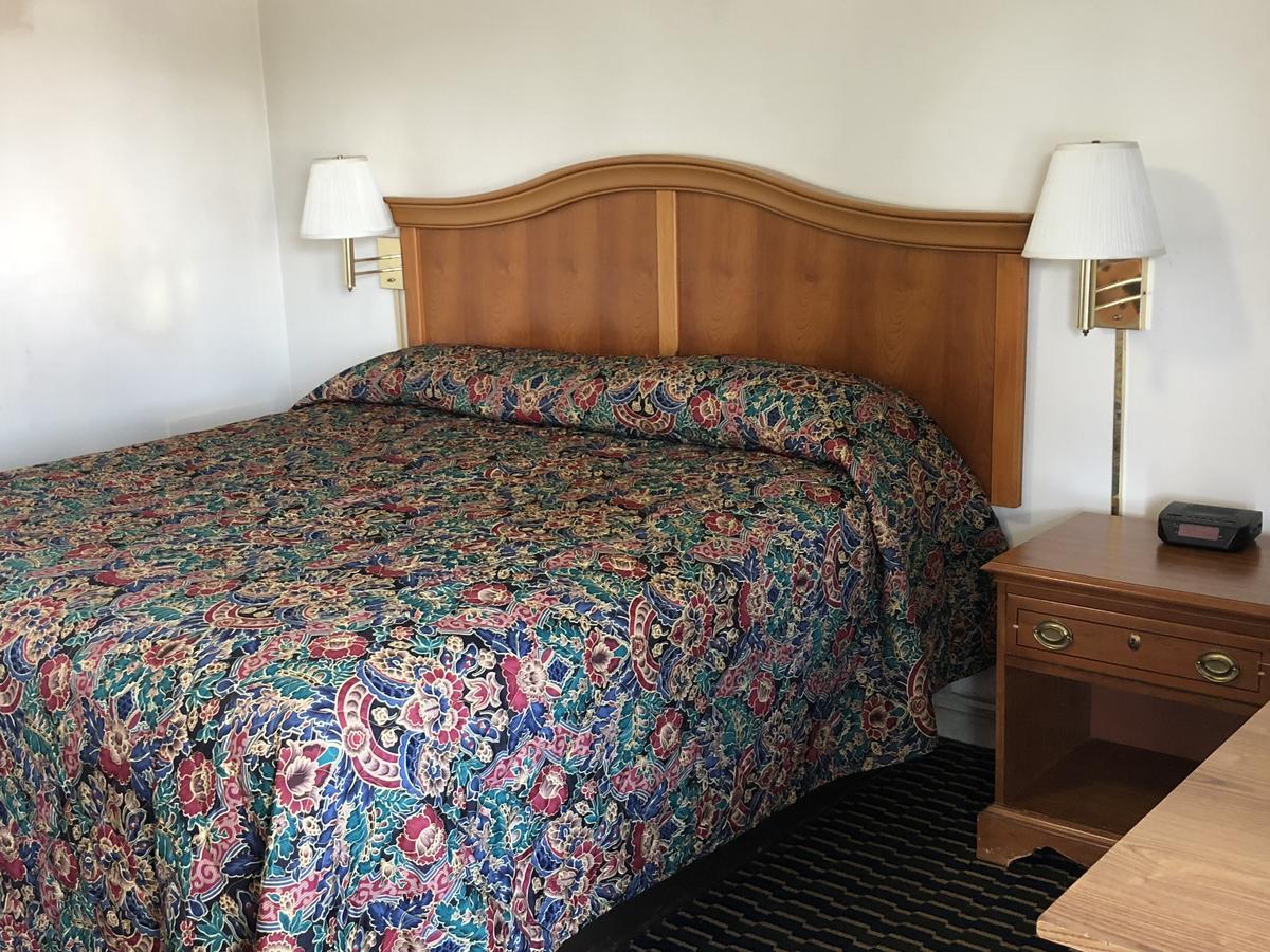 Seaway Motel Roosevelt Park Екстериор снимка
