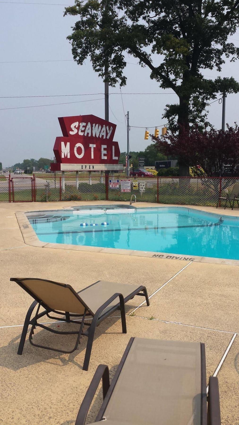 Seaway Motel Roosevelt Park Екстериор снимка
