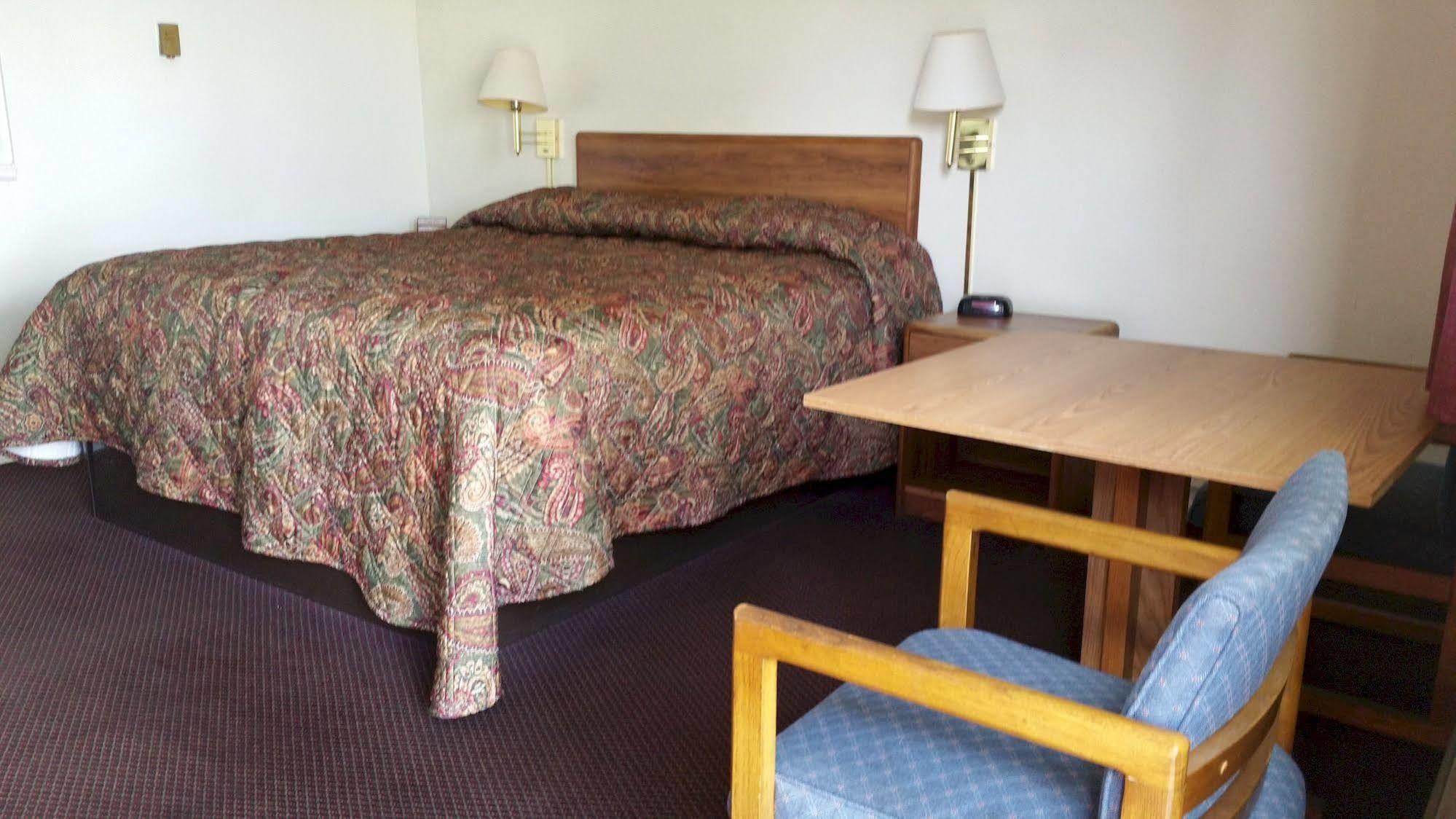 Seaway Motel Roosevelt Park Екстериор снимка