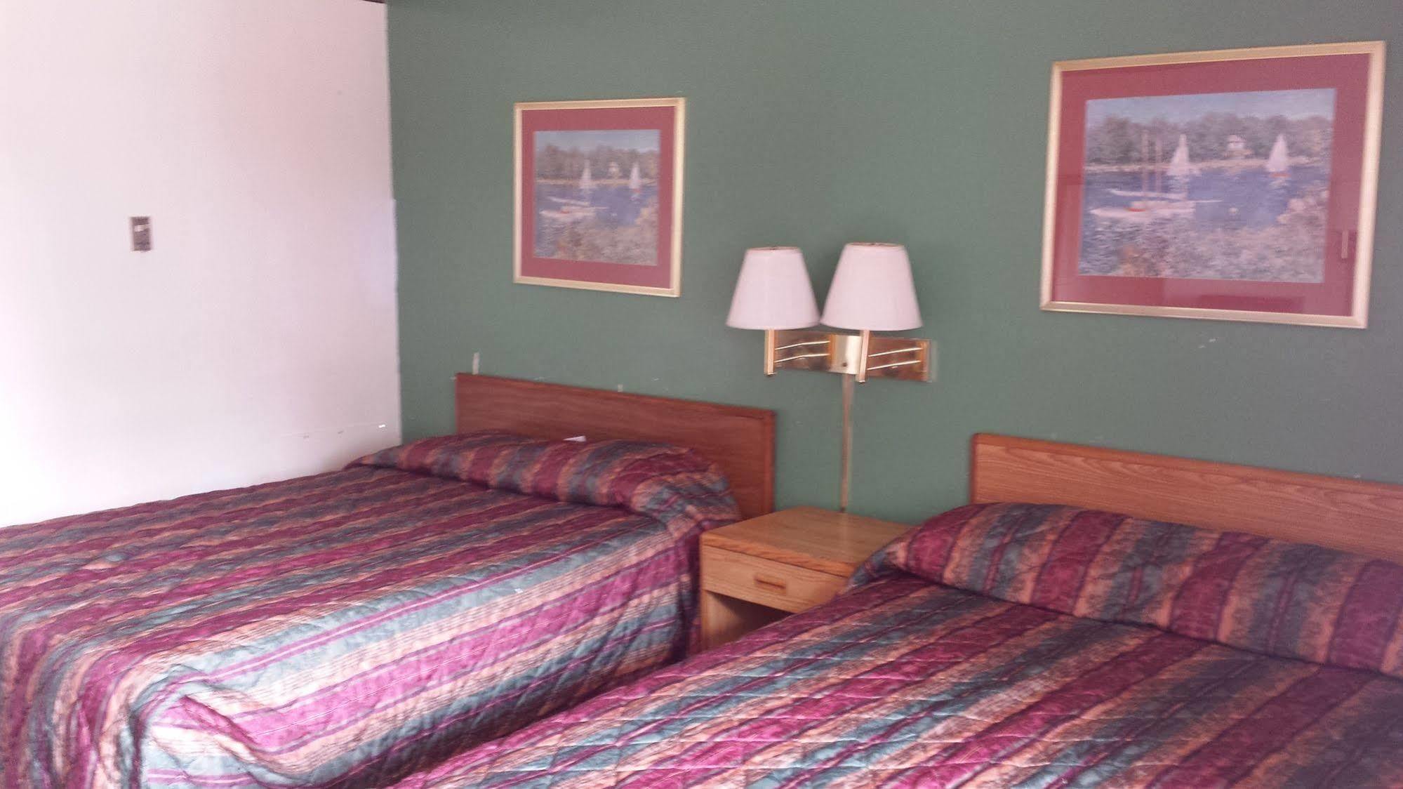 Seaway Motel Roosevelt Park Екстериор снимка